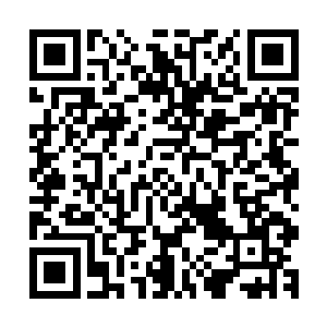 一下子就随着他看似严肃实则轻松似玩笑的一番话不攻自破了二维码生成