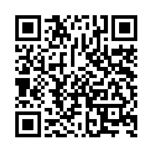 一下就从齐浩然的怀里掏出一个油纸包二维码生成