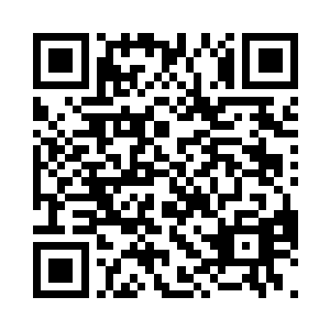 一丝丝的灰雾不断汇集到雾气巨人身上二维码生成