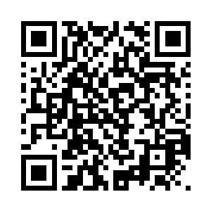 一个个都双手合十用荒腔走板的华语喊二维码生成