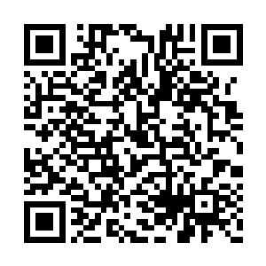 一个手里的匕首狠狠的贴身捅进了安全员的腹部二维码生成