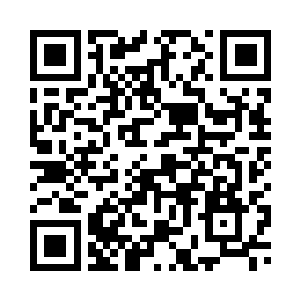 一个护腕……看似从包里拿出来的二维码生成