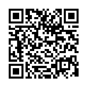 一个满脸脂粉笑容满脸的中年女人走上台来二维码生成