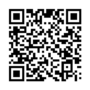 一个穿着一身黑色蟒蚕袍的人就飞了过来二维码生成