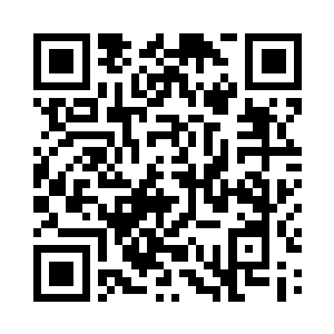 一个穿着西装的男人小跑着来到机舱门旁边二维码生成