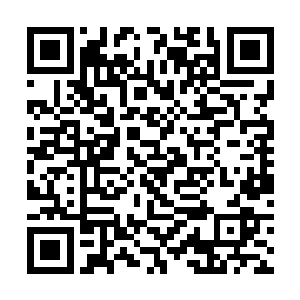 一个身影就慢吞吞地从地下的幽深台阶那儿走了上来二维码生成