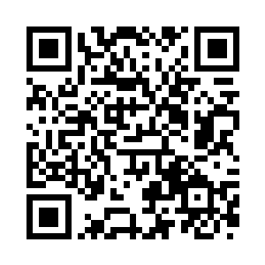 一个身材娇小的女生从前排冲了过来二维码生成