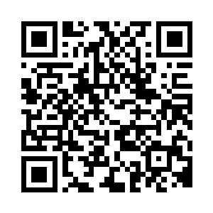 一个身材火爆的女人从传送门里走了出来二维码生成