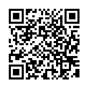 一个靠在床边低着头大气不敢喘一口二维码生成