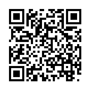 一件带着黑白格子的暗纹风衣加同色半长靴二维码生成