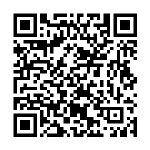 一件紫红色中式绣袄既把女性柔美丰腴的一面展露出来二维码生成