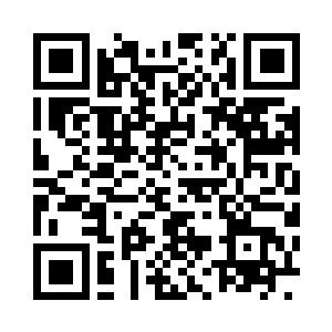 一位身着白袍的青年修士冷冷地看着我二维码生成