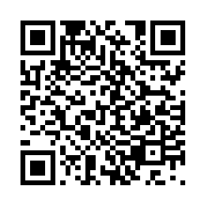 一双眼睛之中散发出一种诡异的光芒二维码生成