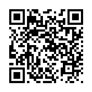 一只利爪首先占据了这山峰中的一座二维码生成