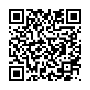 一大群警察就在这别墅里忙活开了二维码生成