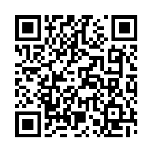 一头波浪般的金发如瀑布一般垂落而下二维码生成