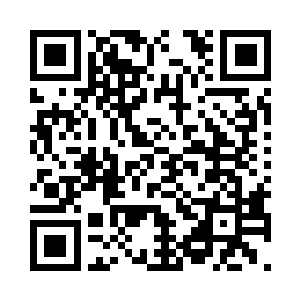 一对翅膀和一条尾巴突然从他的背后伸出来二维码生成