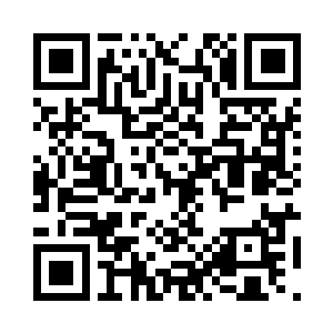 一往无前的直接向冲上来的那个人的咽喉刺去二维码生成