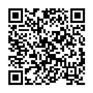 一想到自己的脑袋不大不小的正合适扣这顶帽子二维码生成