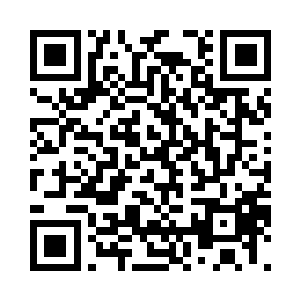 一把利刃在松油灯下泛出骇然的光芒二维码生成