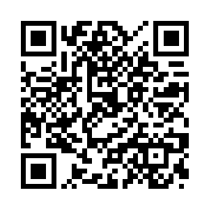 一把拉着师父将那个洞的形状说给他听二维码生成