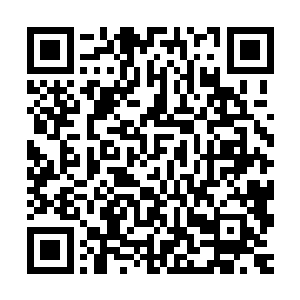 一旁的正听得津津有味的朗四忽然一下对着黄小牙怒目而视起来二维码生成