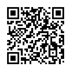 一条条银色的诡异的链条交织纵横二维码生成