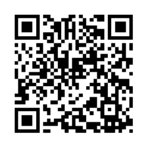 一滴宛若玫瑰颜色的鲜血滴落在手链之上二维码生成