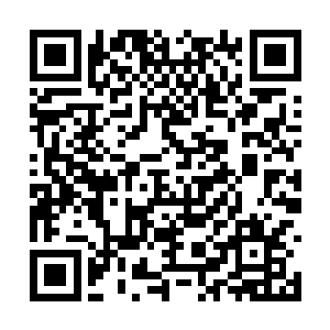 一百步外的前方站着个斜背一把北凉刀的瘦弱孩子二维码生成