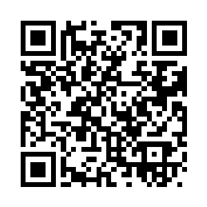 一直背在身后的手突然拿到了前面二维码生成