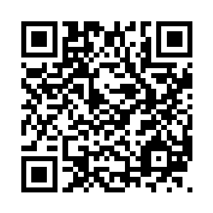 一直跟在马思琪身边的那个阮疾医进去二维码生成