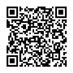 一直闷头吃饭的乌灵听了这个不由得抬头看了一眼二维码生成
