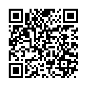 一眼便见到前面山坡半山腰处站着一个人二维码生成