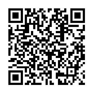 一种被囚禁见不到出路的感觉渐渐侵蚀到张潇晗的心里二维码生成