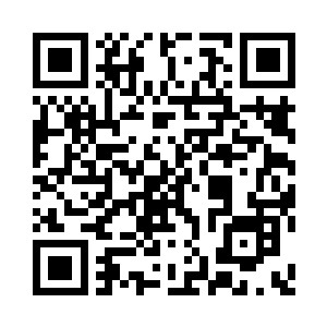 一行人在大量的血池之间的路面上行走二维码生成