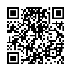 一言不发地看着站在门口的8个男生二维码生成