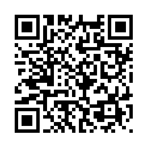 一路上很多男生女生冲我们议论着二维码生成