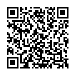 一身华服霓裳衬着这张引人遐思无限的绝世娇颜二维码生成