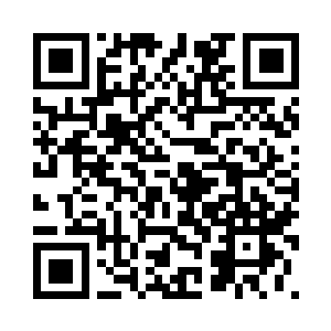 一身明黄龙袍的皇帝径自进了内院二维码生成