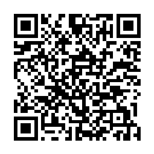 一辆喷吐着火红色尾焰的磁悬浮飞行器就出现在众人头顶二维码生成