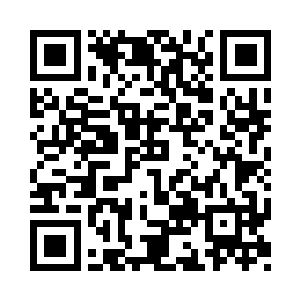 一边头也不回地对落到身后的守墓人吩咐二维码生成