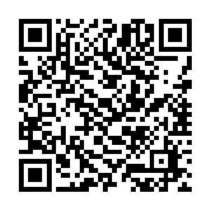 一边就走到他们这个飞艇停降位专属的地下通道入口二维码生成