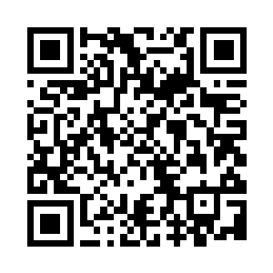 一边抚摸着因为栽倒地上而青肿的额头二维码生成