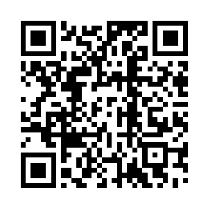 一边来回翻看着一叠用回形针别起来的剧本二维码生成