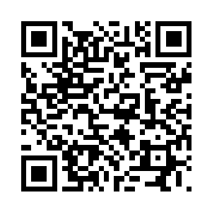 一边注意着周围的环境小心翼翼的前进着二维码生成