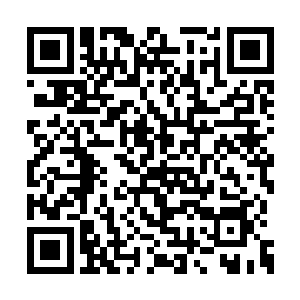 一边的牧掌柜脸上顿时也露出了一抹疑惑的神情二维码生成