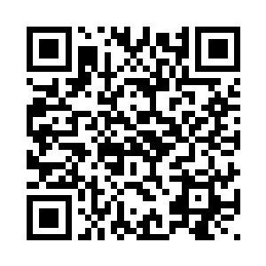 一边给花悠悠和欣姐放着一段录音二维码生成