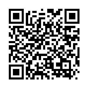 一边缓缓站起来伸手指了几个地域二维码生成