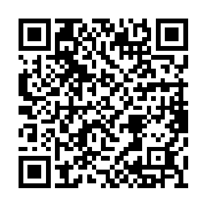 一边说着一边用嘴唇在张铁的耳朵上轻轻磨蹭着二维码生成