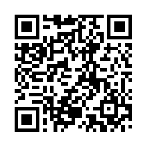 一边走一边笑嘻嘻地雅文小声地说着话二维码生成